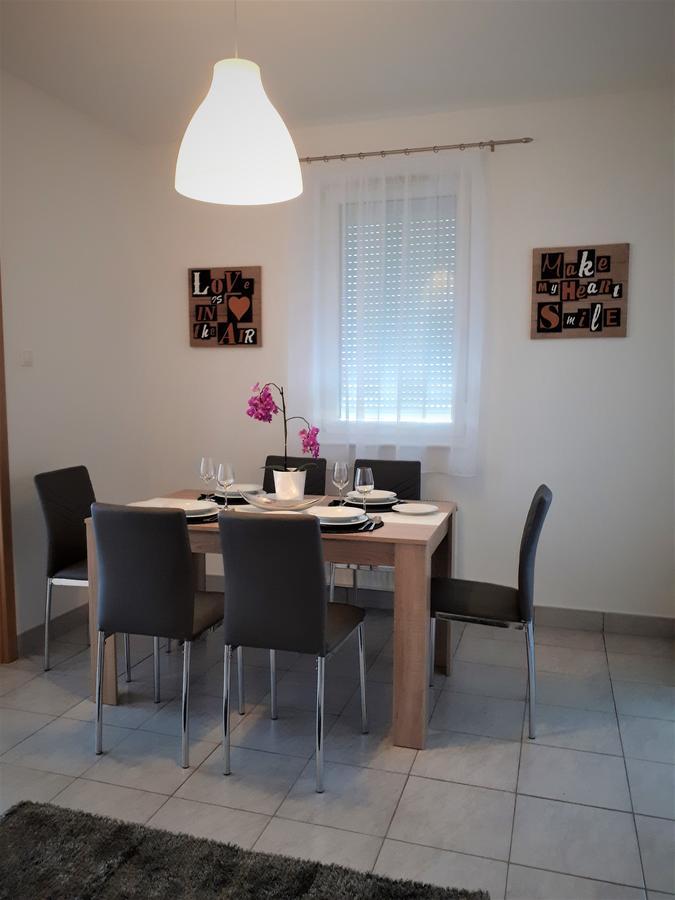 Hanna Apartman Buk Exterior photo