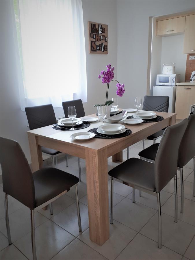 Hanna Apartman Buk Exterior photo